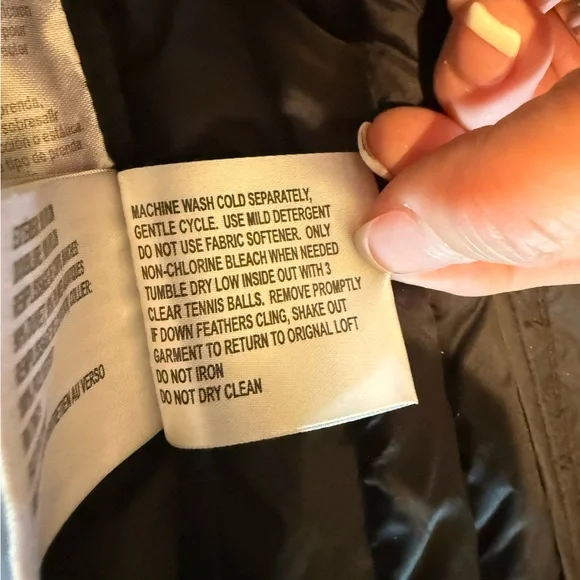 Michael Kors Black Packable Down Fill Jacket w/ Gold Accents Size M - Picture 7 of 7